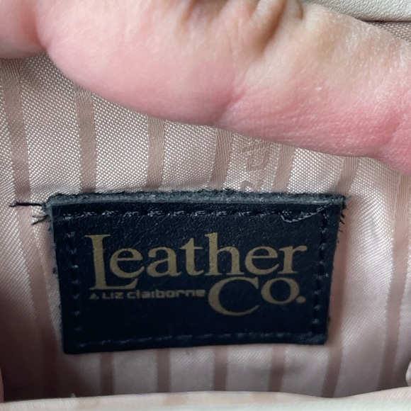 Liz Claiborne ivory cream leather bag with gold chain formal date night office - Picture 2 of 16